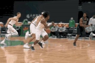 奥尼尔领衔-NBA爆笑名场面：库里滑倒&麦基扣篮被帽