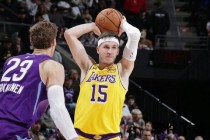 爵士复仇终结湖人六连胜_马尔卡宁32分掀青春风暴