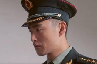 蓝衣军团：钢铁防线与战术革新再塑辉煌