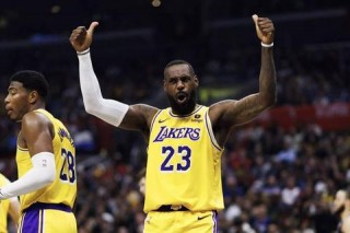 勒布朗-詹姆斯领衔NBA历史得分榜_生涯总得分突破42000分大关