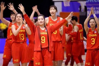 日澳女篮巅峰对决：关键球决胜晋级之战